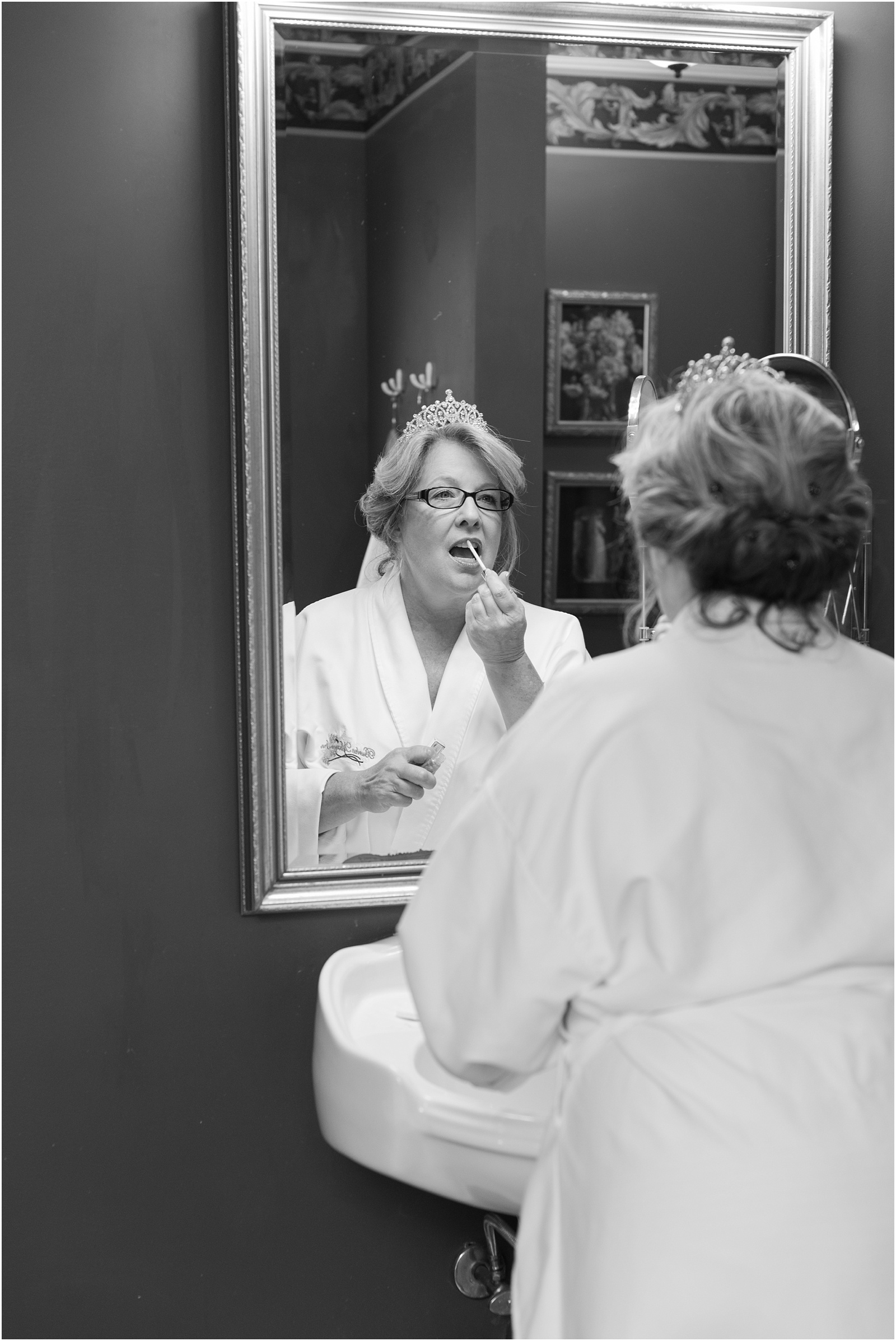 Michelle and Sara Photography, Michelle and Sara weddings, michelle robinson photography, burke manor inn, getting ready