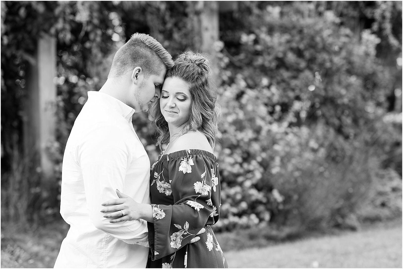michelle and sara photography, greensboro arboretum engagement session, black and white, black and white engagement session