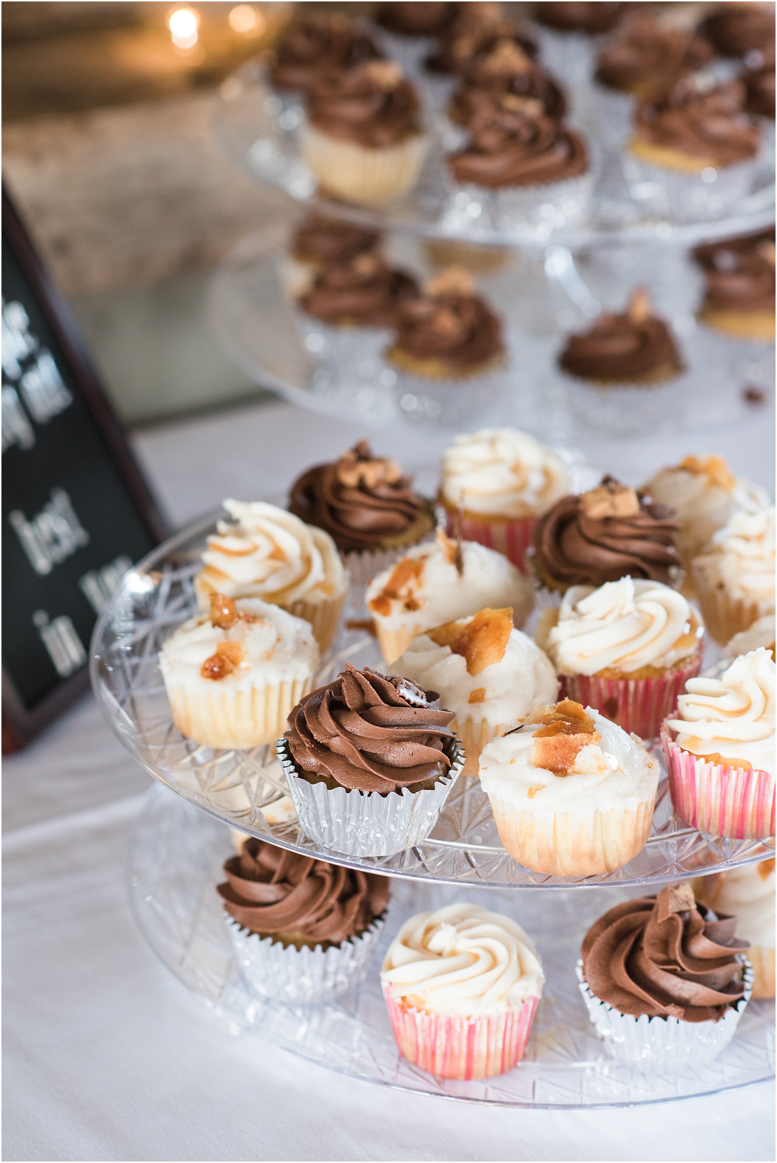 chocolate cupcakes for wedding guests at Starlight Meadow